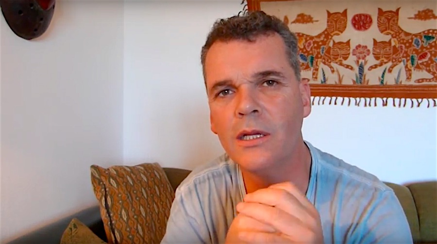 10 flashs dans les sables mouvants, Chroniques d’Olivier de Robert