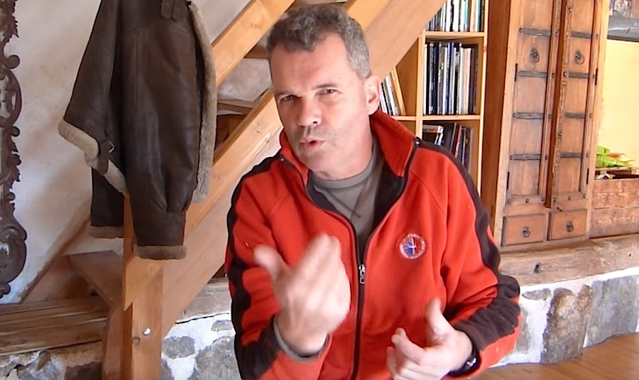 Une fuite, vite Brico Machin…, Chroniques d’Olivier de Robert