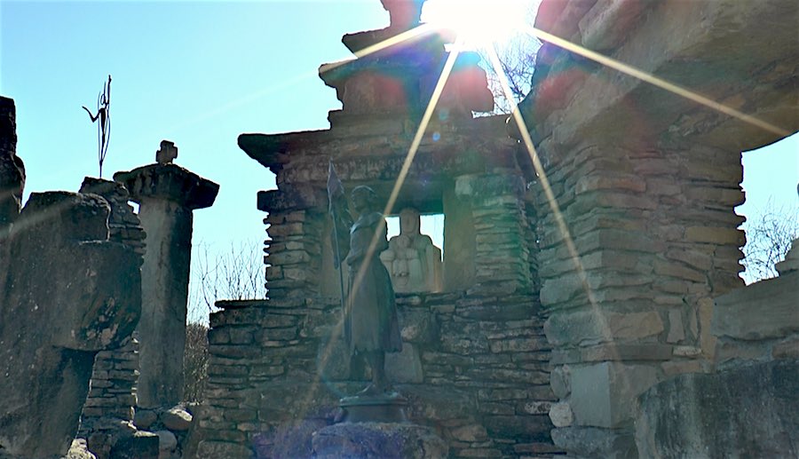 Notre Dame de Lagoutte, une chapelle digne des plus grands surréalistes !